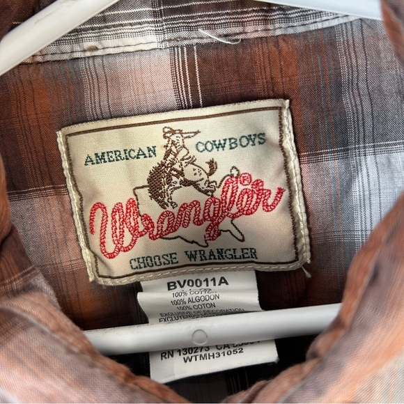 ❤️ Wrangler Kids Plaid Button-Down Shirt in Brown and White Youth (10-12) - Picture 3 of 10